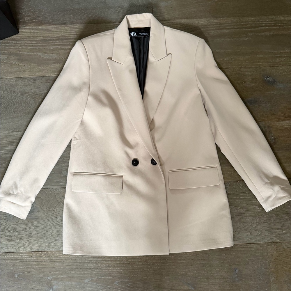 New without tags. Zara Women's Cream Blazer